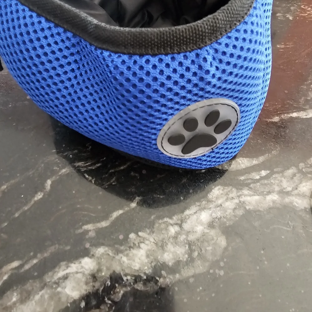 NWOT portable dog bowls and 3 can dog food covers.
